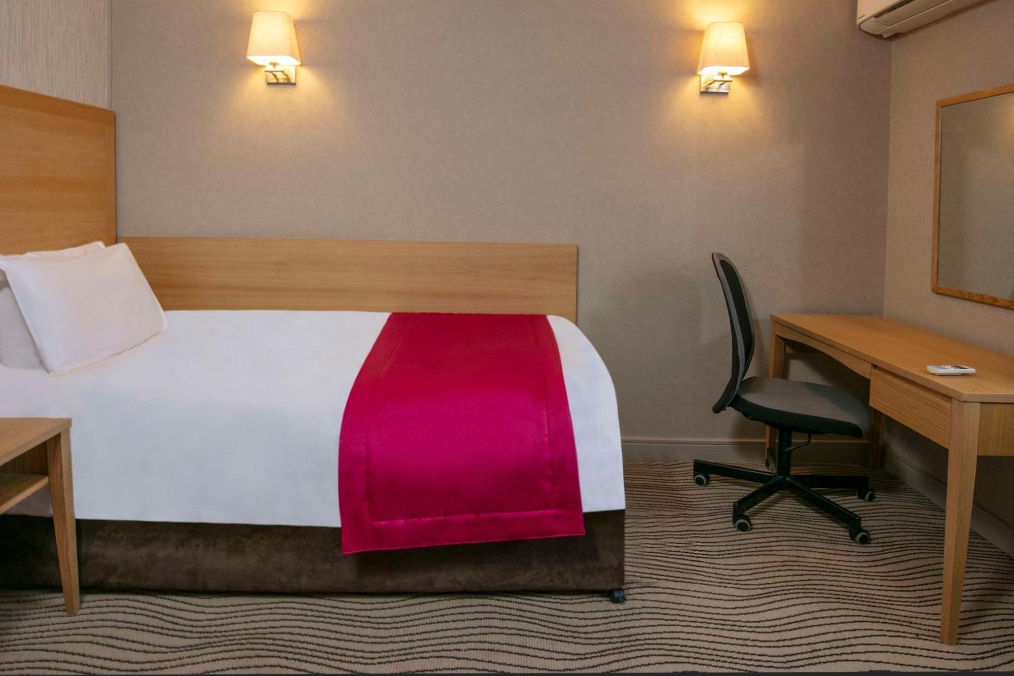 Best Western Heath Court Hotel Newmarket  Eksteriør bilde