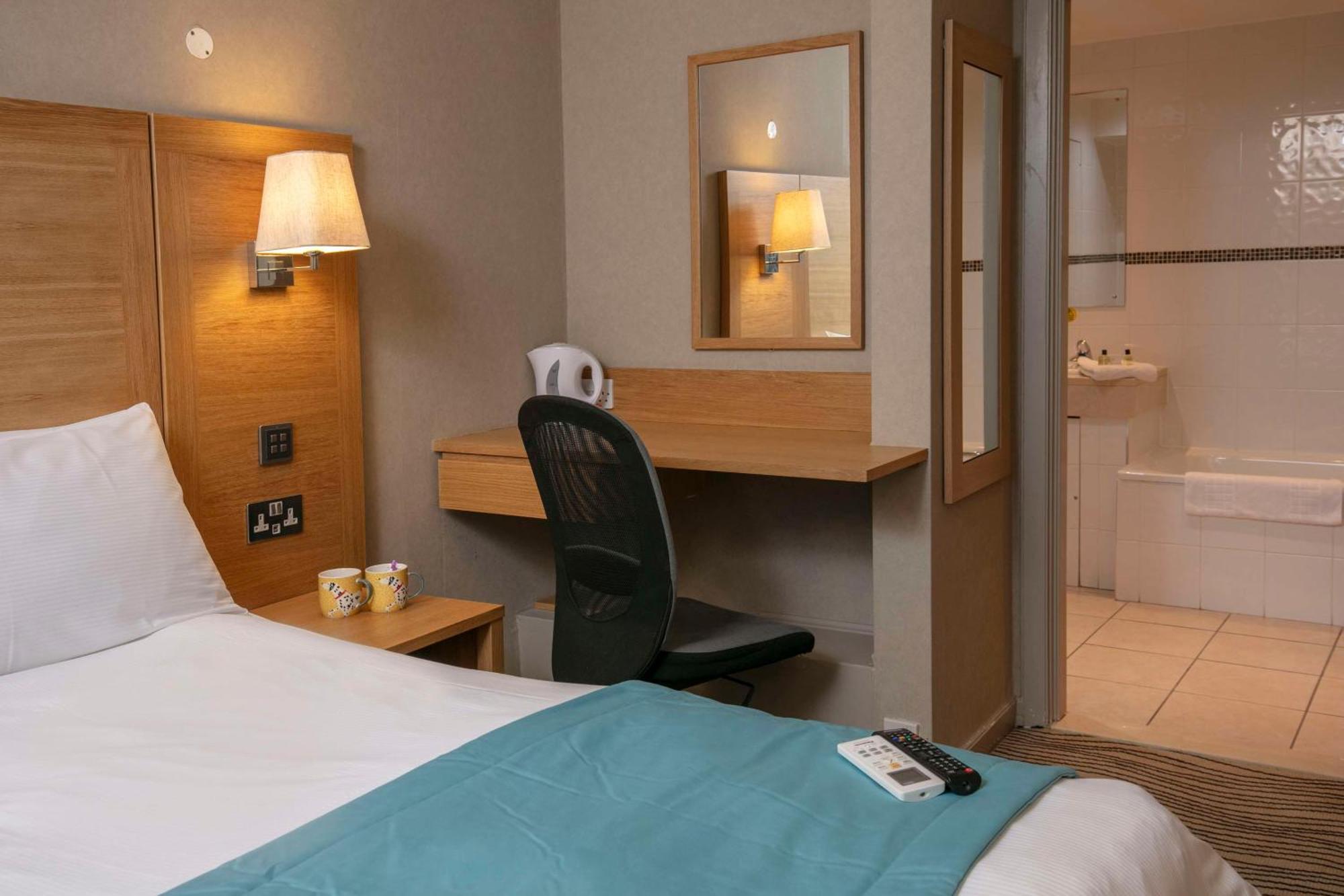 Best Western Heath Court Hotel Newmarket  Eksteriør bilde
