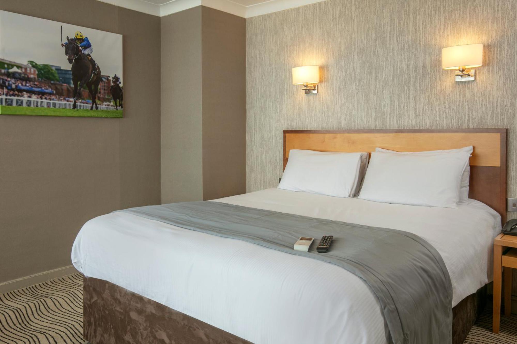 Best Western Heath Court Hotel Newmarket  Eksteriør bilde