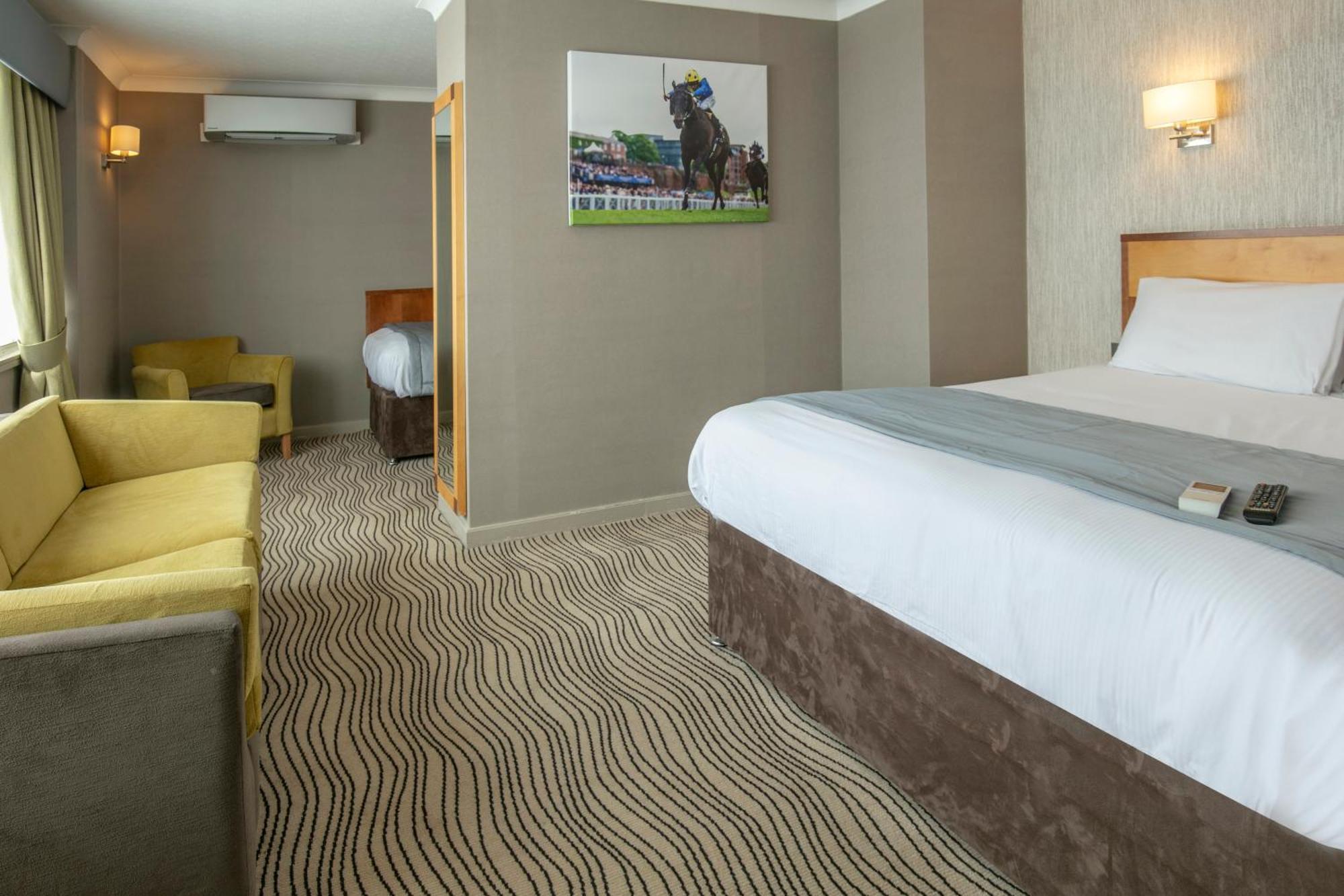 Best Western Heath Court Hotel Newmarket  Eksteriør bilde